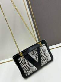 Picture of Valentino Handbags _SKUfw190404835fw